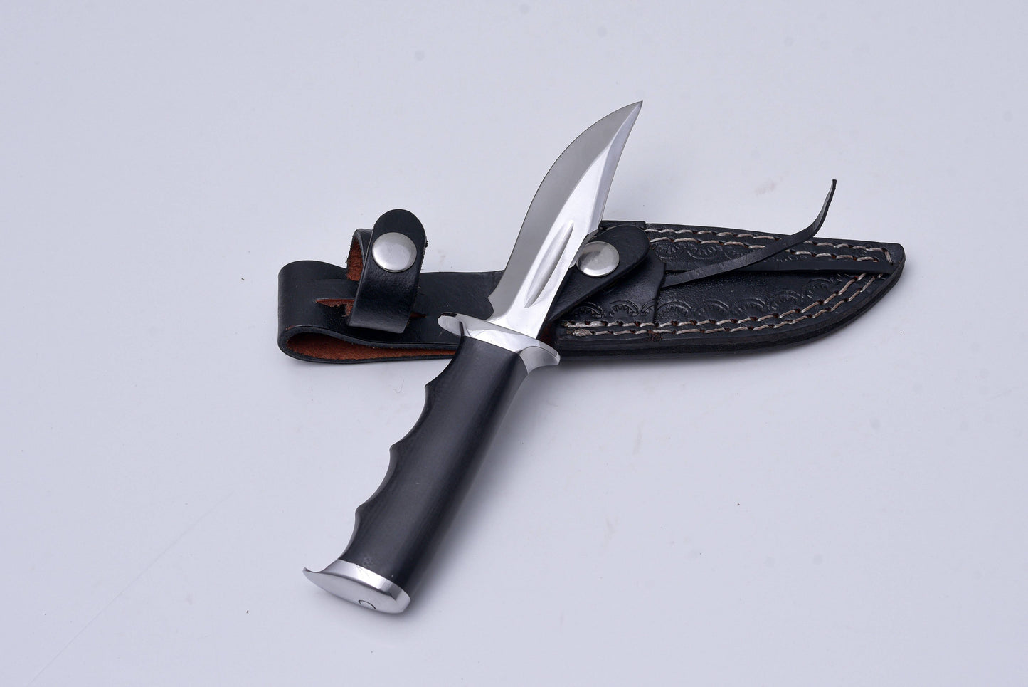 Shadow Fang– Hunting Knife